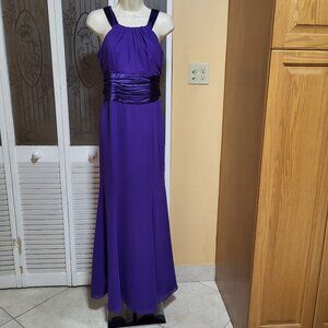 DAVID'S BRIDAL LADIES FORMAL PURPLE BRIDESMAID DRESS